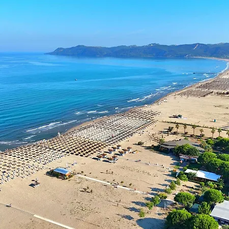 San Pietro With Private Garden - 280 Durrës