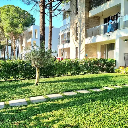 San Pietro With Private Garden - 280 Durrës