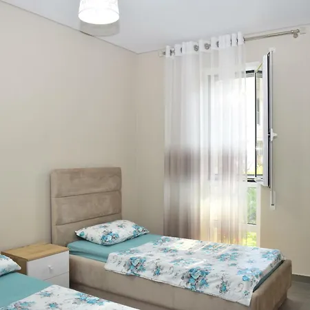 Apartament San Pietro With Private Garden - 280 Durrës